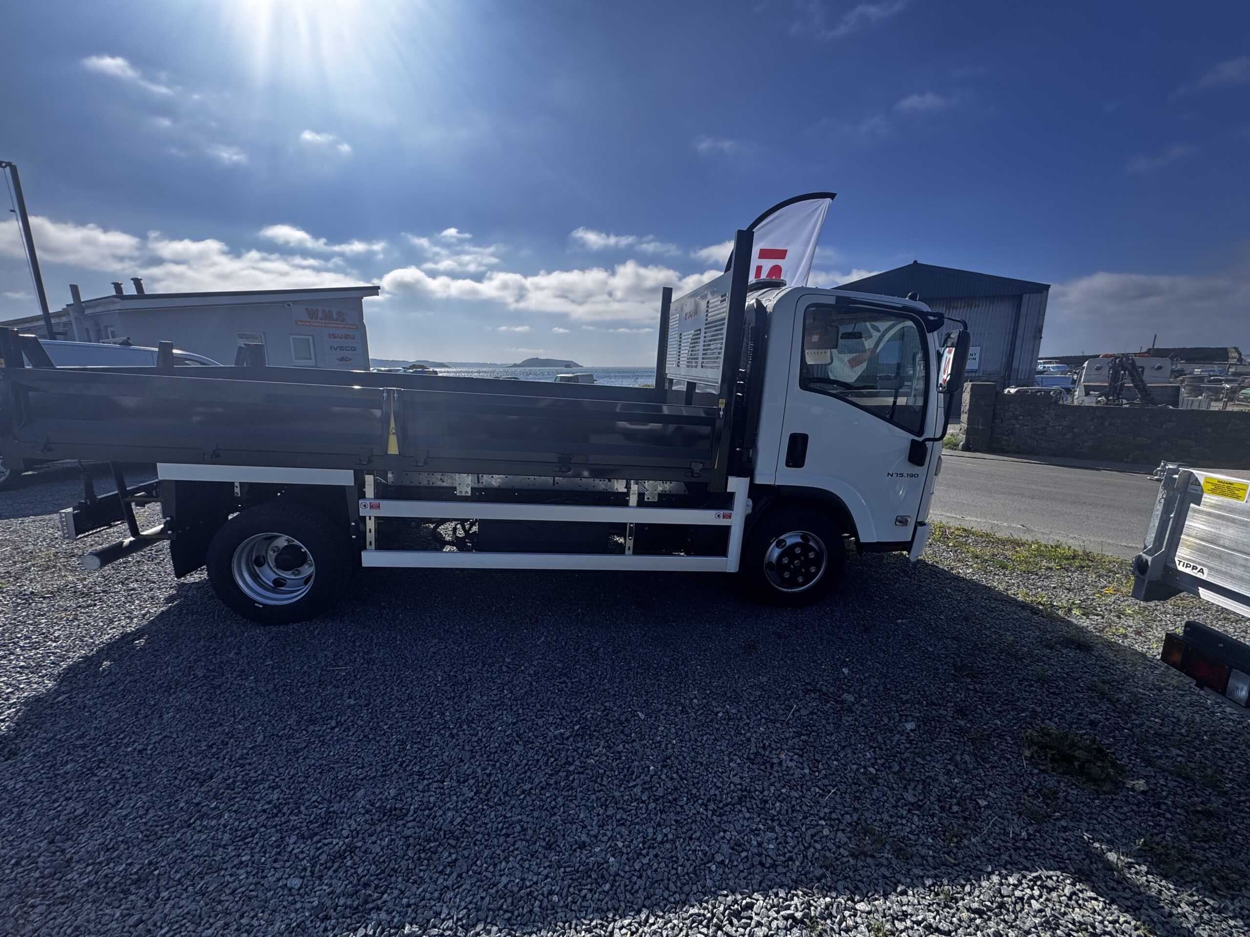 
								Isuzu N75 5.2Ltr 190BHP Tipper full									