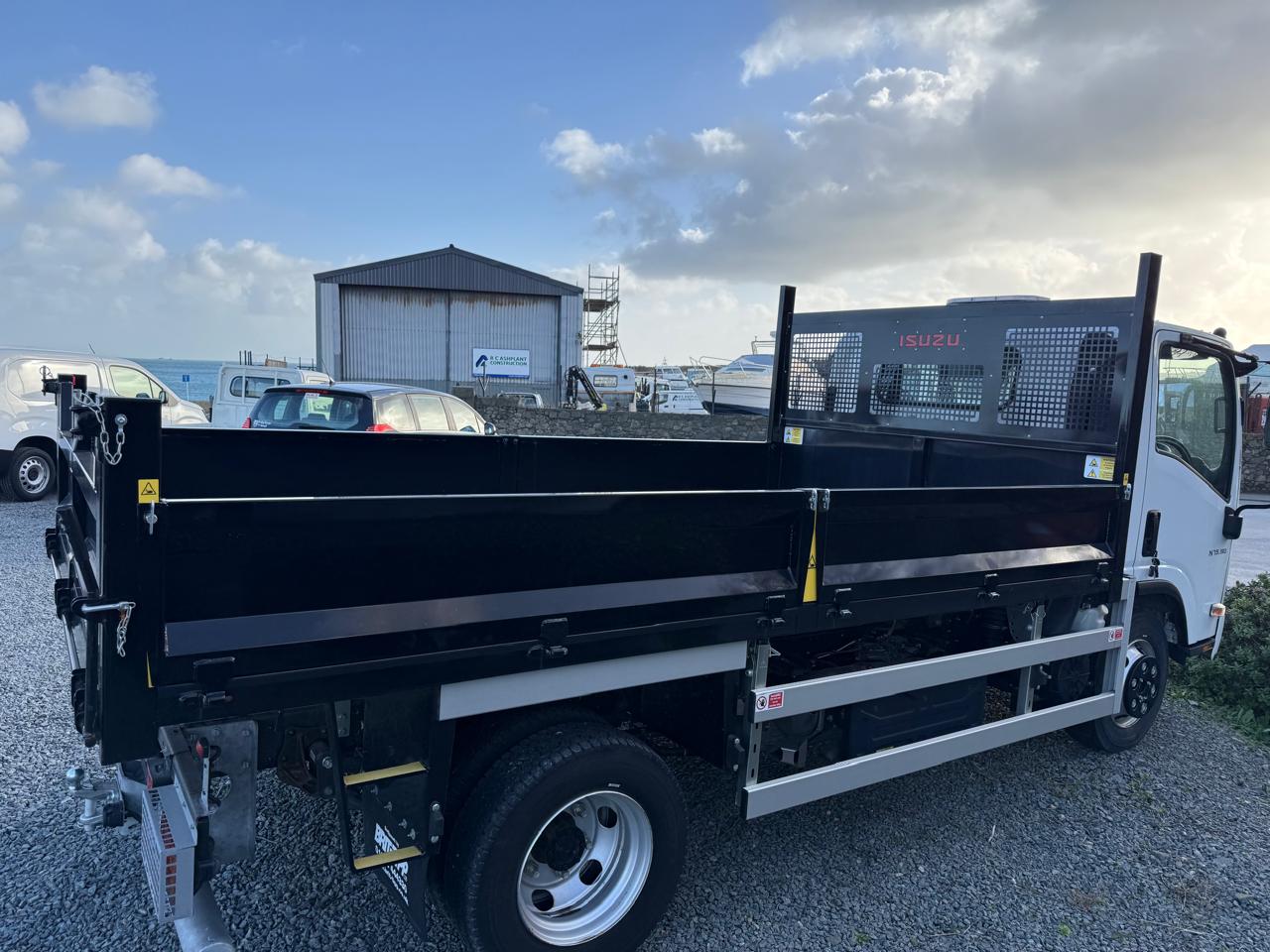 
								Isuzu N75.190 (M) SWB Euro 6 steel floor tipper full									