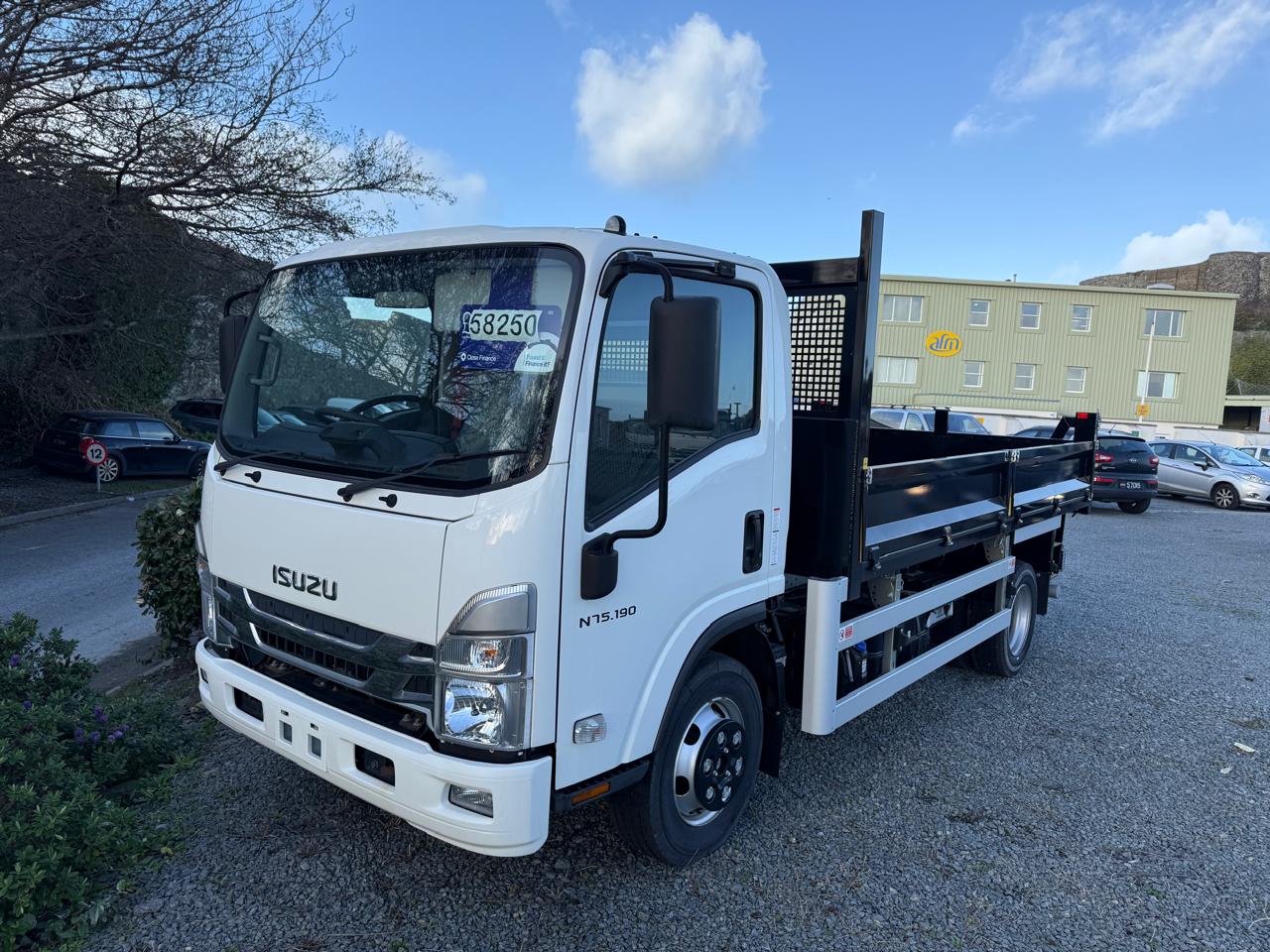 Isuzu N75.190 (M) SWB Euro 6 steel floor tipper