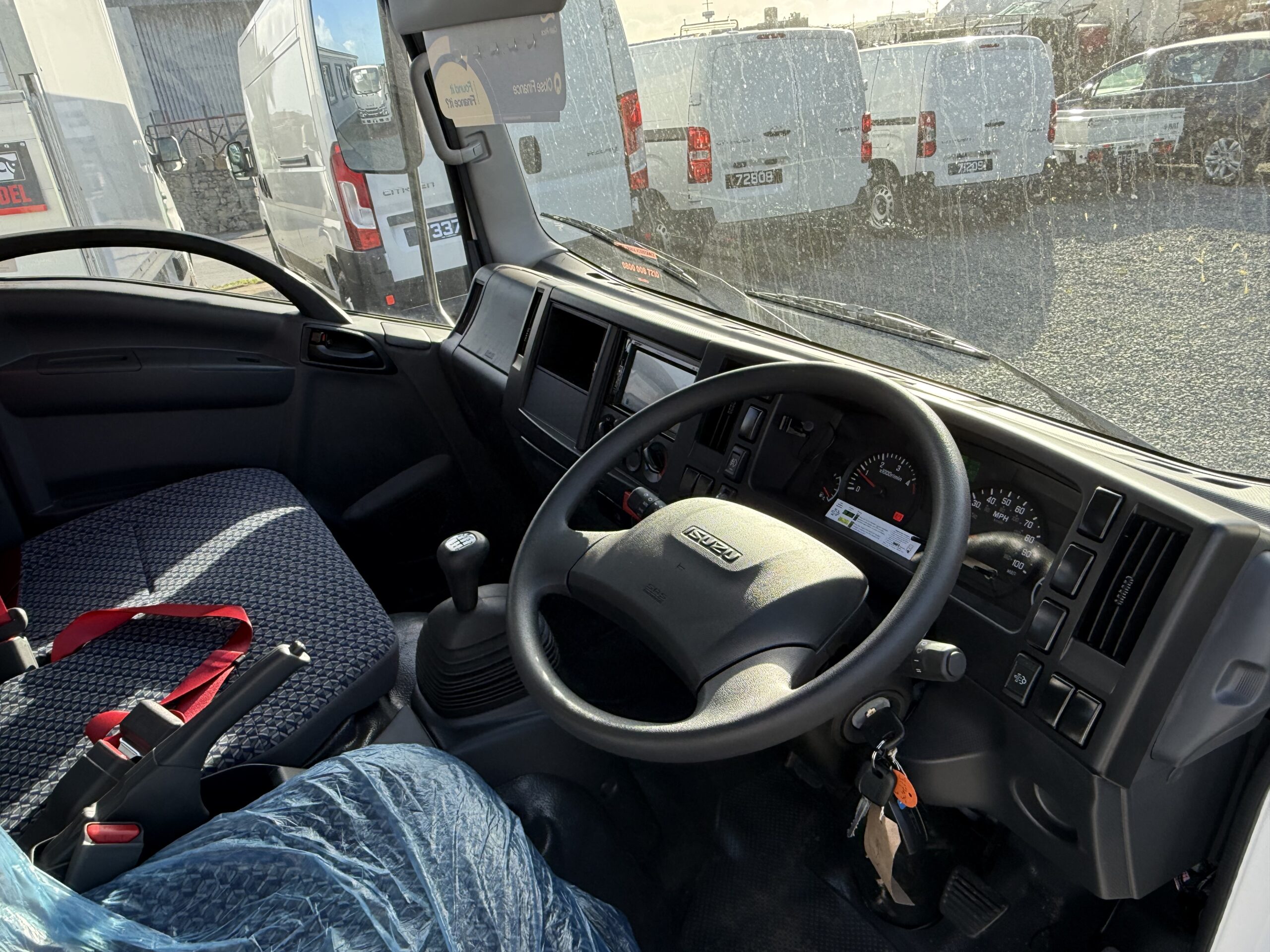 
								Isuzu N35.125 (S) SWB Euro 6 aluminium tipper full									