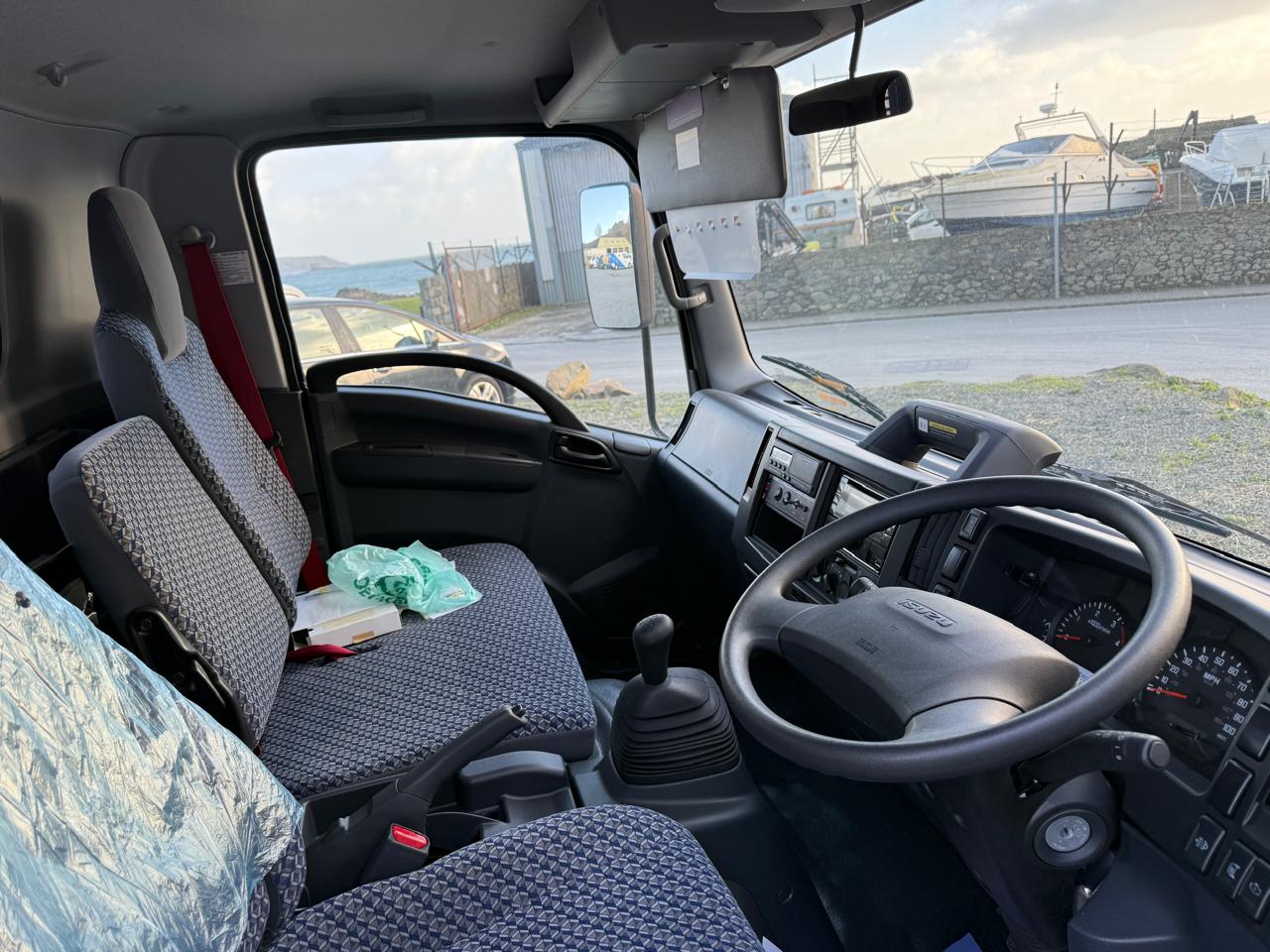 
								Isuzu N75.190 (M) SWB Euro 6 steel floor tipper full									