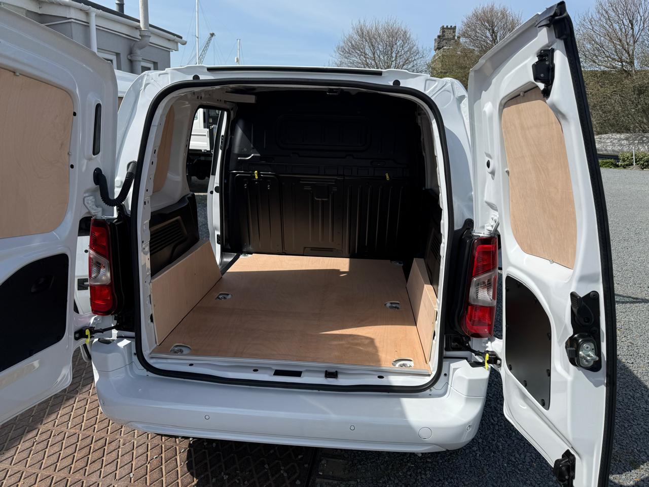 
								Citroën Berlingo Driver Addition full									