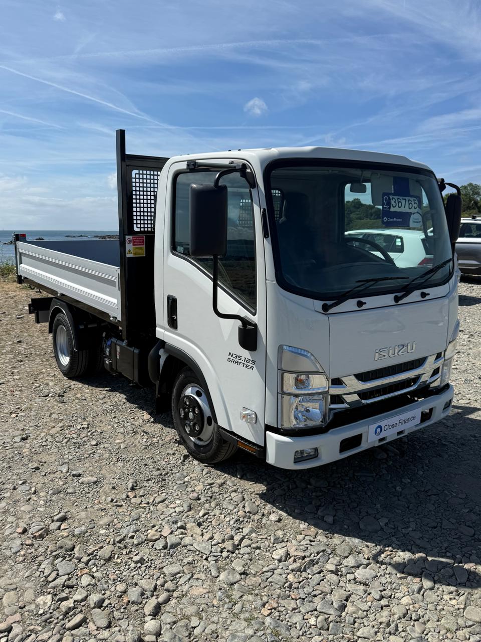 
								Isuzu N35.125 (T) SWB Euro 6 steel floor tipper full									