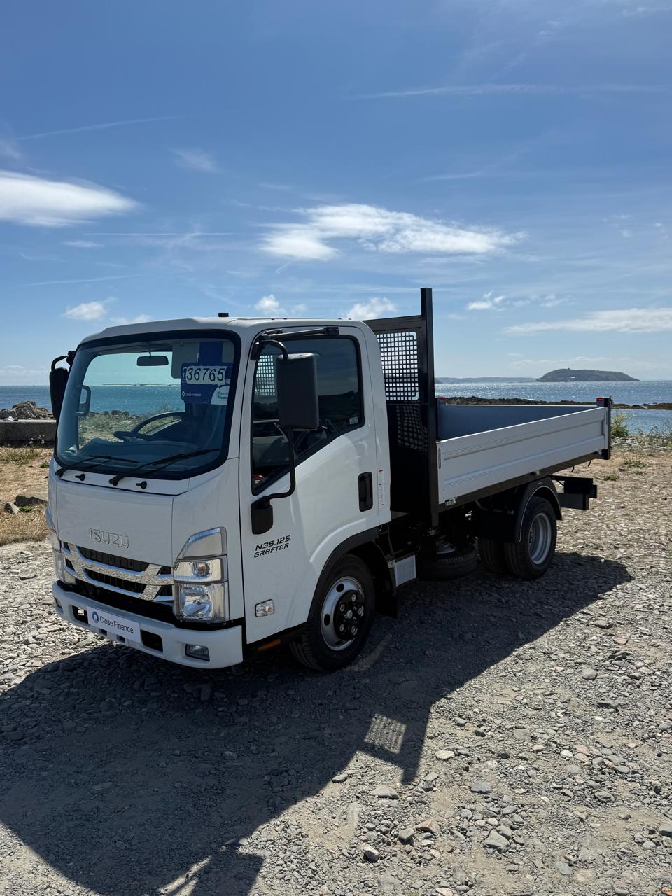 Isuzu N35.125 (T) SWB Euro 6 steel floor tipper