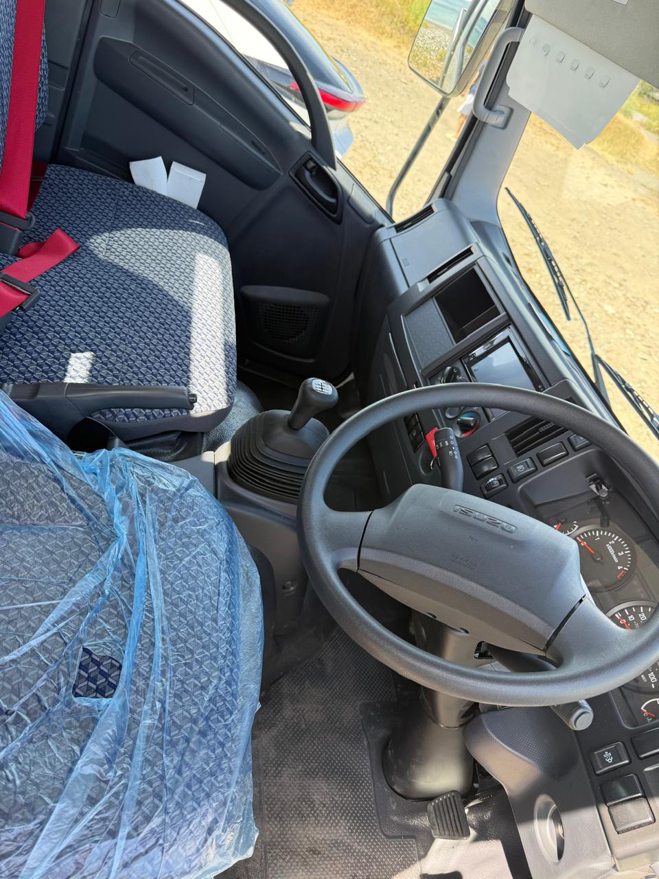 
								Isuzu N35.125 (S) SWB Euro 6 aluminium tipper full									