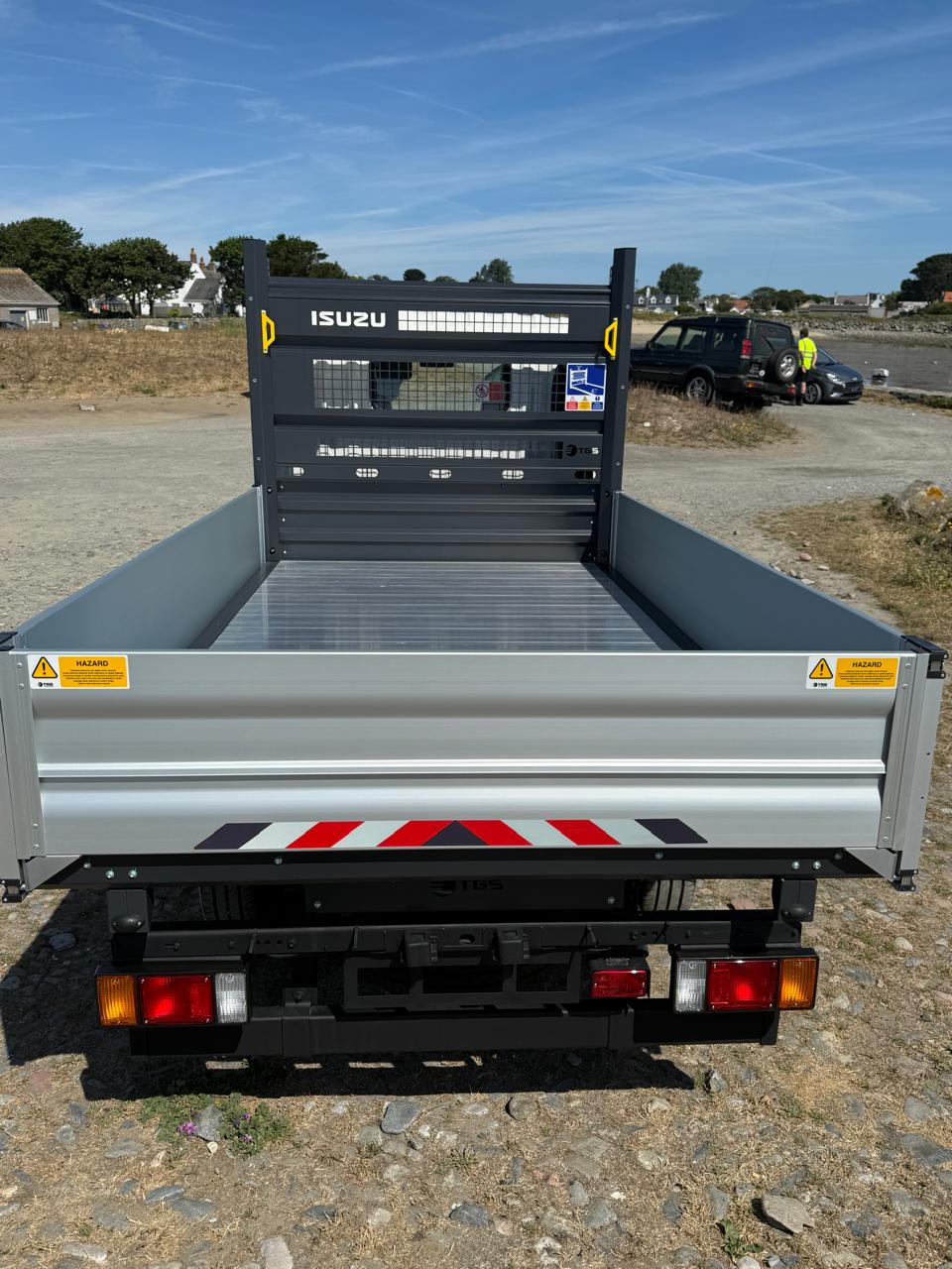 
								Isuzu N35.125 (S) SWB Euro 6 aluminium tipper full									